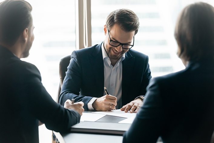  تطوير عمليات وسياسات إدارة المشتريات واتفاقيات مستوى الخدمة 